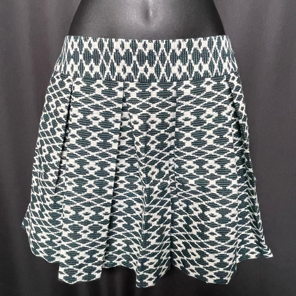 Banana Republic Green and Cream Geometric Pattern A-Line Skirt Size 2